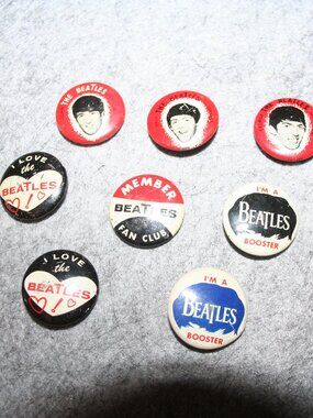 Vtg (7) Beatles Original 1964 Pins Fan Club Buttons Green Duck Co. Souvenir 